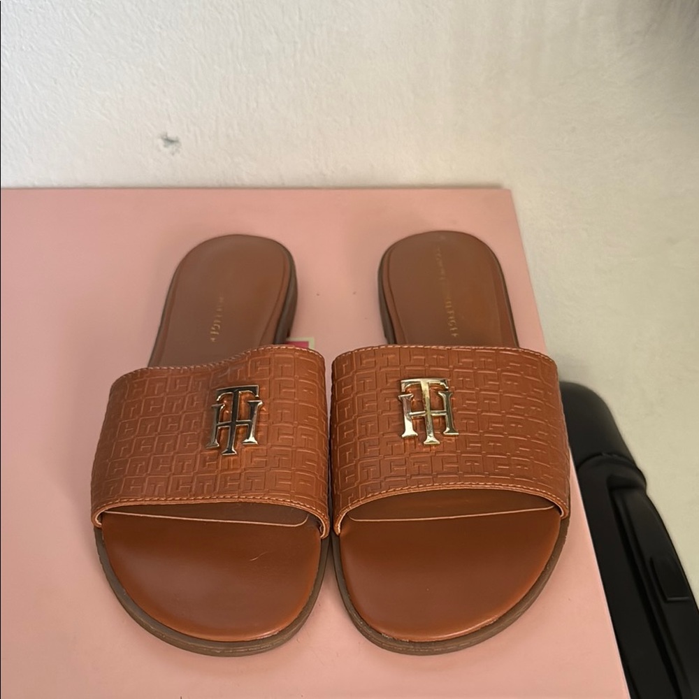 Tommy Hilfiger - Brown Slide Sandals with Gold Logo